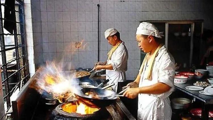 扒开老师狂揉电影